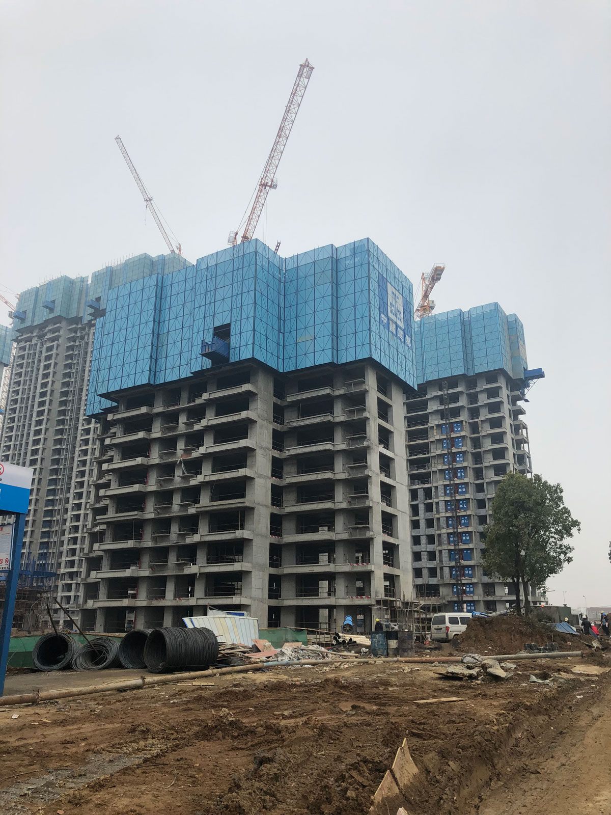 商住项目-世茂龙湾八期项目-武汉万业建筑工程有限公司